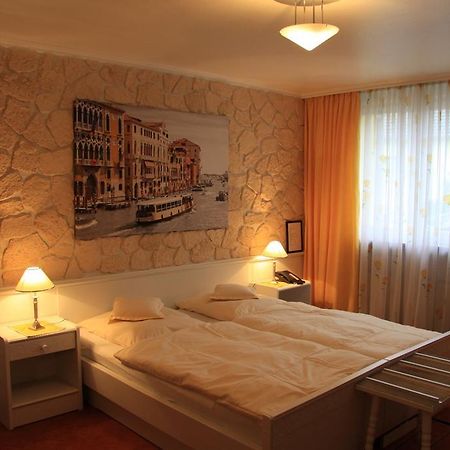 Hotel Die Post Offenbach am Main Bilik gambar